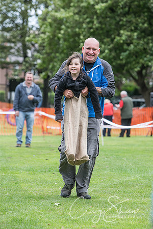 2003_BarkintheParkHuddersfield_2014_bluplanetphoto