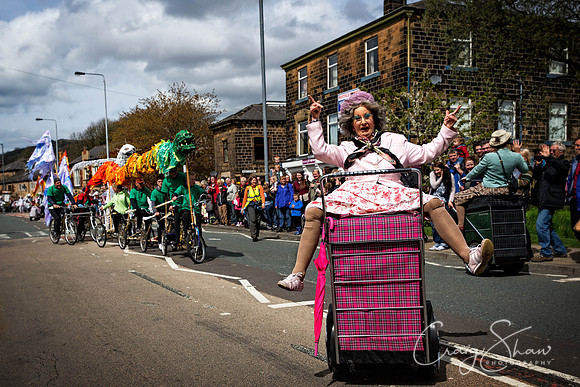 1231_fantasticalcycleparade_April2014_bluplanetphoto