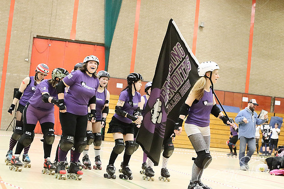 bruisingbanditasdec2012_526_bluplanetphoto