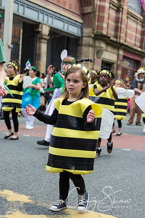 2304ManchesterDayParade2013_bluplanetphoto