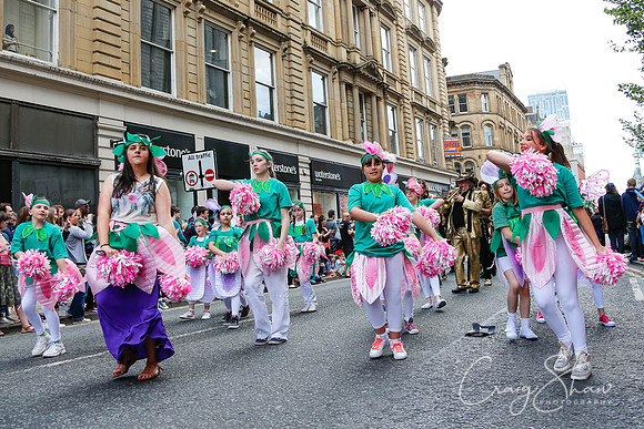 2620ManchesterDayParade2013_bluplanetphoto