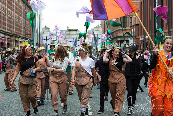 2054ManchesterDayParade2013_bluplanetphoto