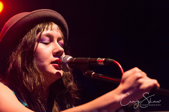 87_LucyWard+support_tradesclub_Dec2013_bluplanetphoto