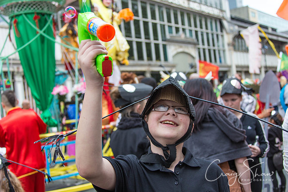 1004ManchesterDayParade2013_bluplanetphoto