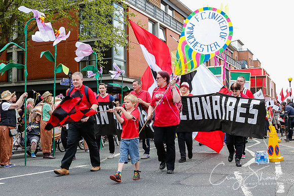 1349ManchesterDayParade2013_bluplanetphoto