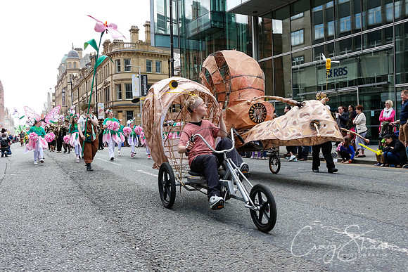 2466ManchesterDayParade2013_bluplanetphoto