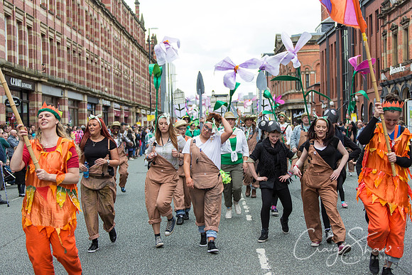 2059ManchesterDayParade2013_bluplanetphoto