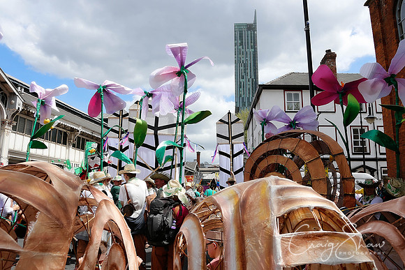 738ManchesterDayParade2013_bluplanetphoto-Edit
