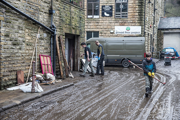 83_Floods2015_HebdenBridge_craigshaw