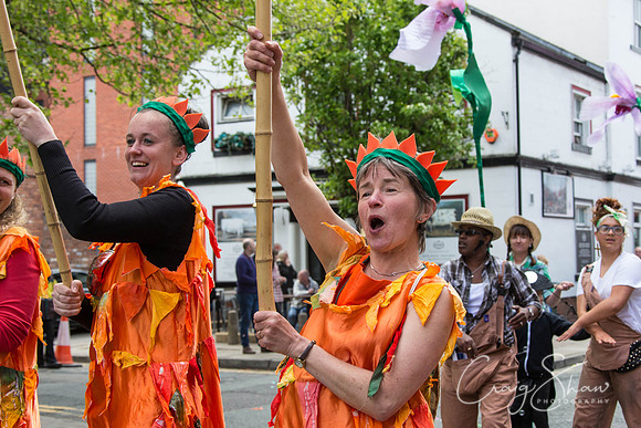 1664ManchesterDayParade2013_bluplanetphoto