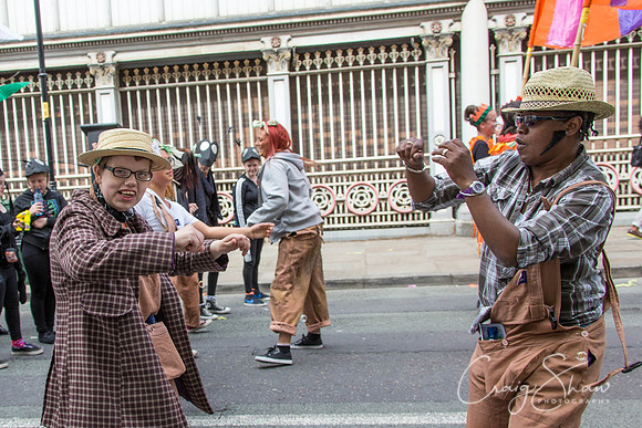 1727ManchesterDayParade2013_bluplanetphoto