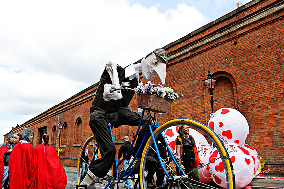 111ManchesterDayParade2013_bluplanetphoto-Edit