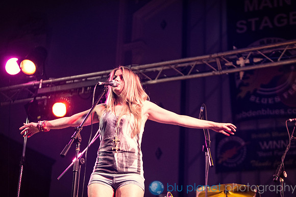 2833-HebdenBlues2013Saturday_bluplanetphoto-Edit