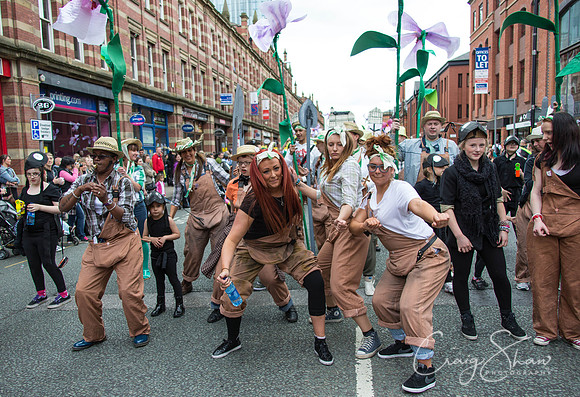 2136ManchesterDayParade2013_bluplanetphoto