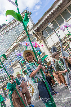 1734ManchesterDayParade2013_bluplanetphoto