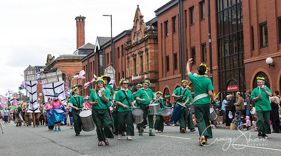 2079ManchesterDayParade2013_bluplanetphoto