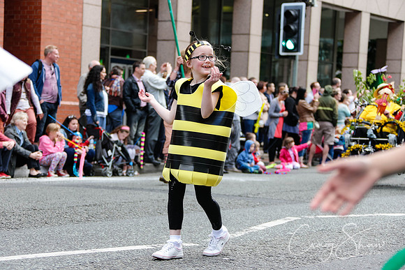 2539ManchesterDayParade2013_bluplanetphoto