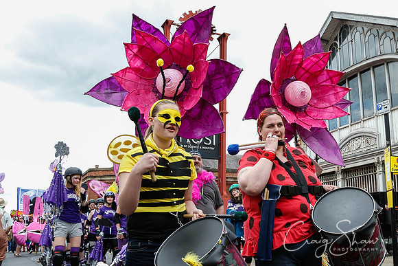 1179ManchesterDayParade2013_bluplanetphoto