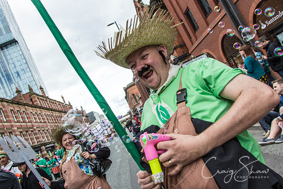 2051ManchesterDayParade2013_bluplanetphoto