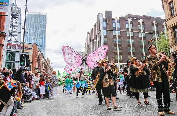 2343ManchesterDayParade2013_bluplanetphoto