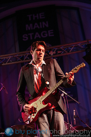 1399-HebdenBlues2013_Friday_bluplanetphoto