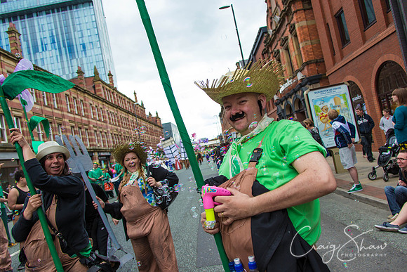 2045ManchesterDayParade2013_bluplanetphoto