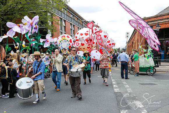 1275ManchesterDayParade2013_bluplanetphoto
