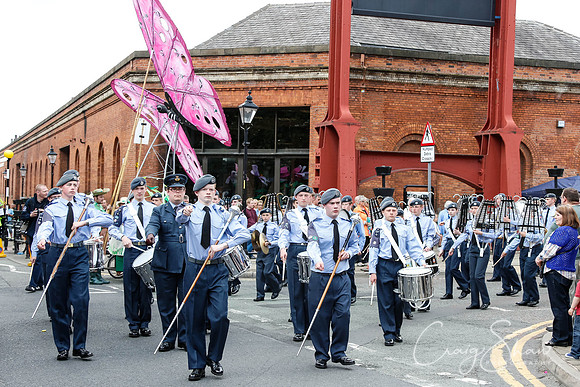 1414ManchesterDayParade2013_bluplanetphoto