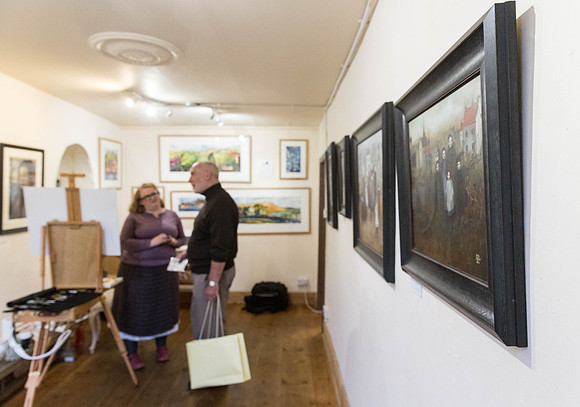 246_GillianatHeartGallery_oct2014_craigshawphoto