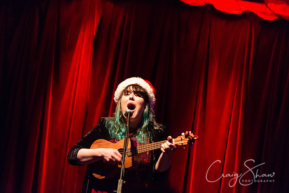 403_LucyWard+support_tradesclub_Dec2013_bluplanetphoto