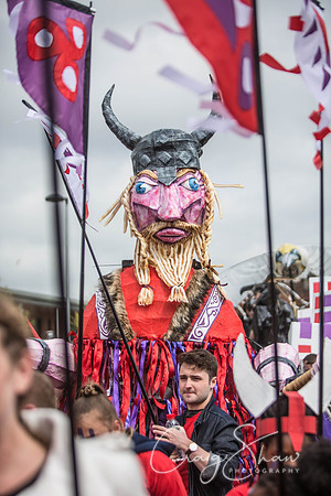 The Extraordinary Orchard Park Parade, Hull