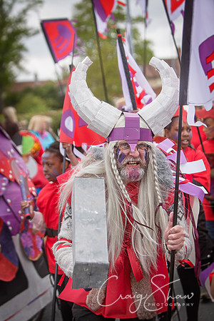 The Extraordinary Orchard Park Parade, Hull