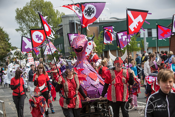The Extraordinary Orchard Park Parade, Hull