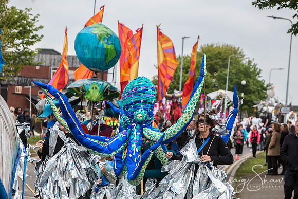 The Extraordinary Orchard Park Parade, Hull