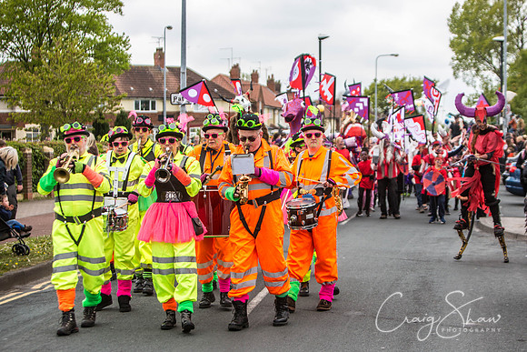The Extraordinary Orchard Park Parade, Hull