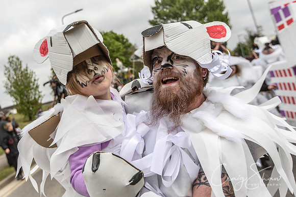 The Extraordinary Orchard Park Parade, Hull