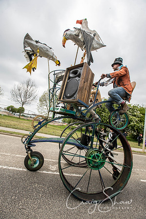 The Extraordinary Orchard Park Parade, Hull