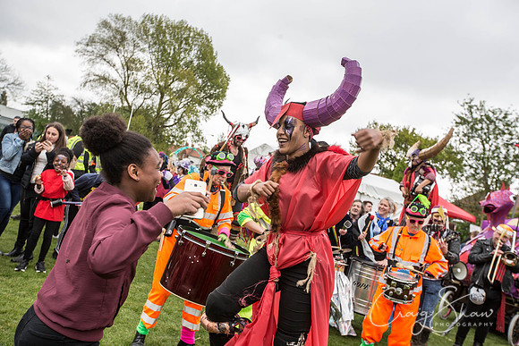 The Extraordinary Orchard Park Parade, Hull