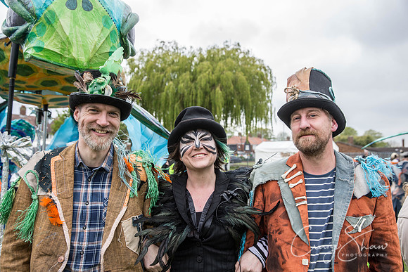 The Extraordinary Orchard Park Parade, Hull