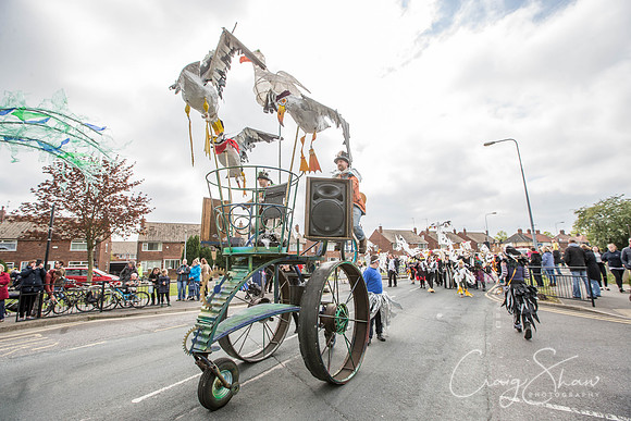 The Extraordinary Orchard Park Parade, Hull