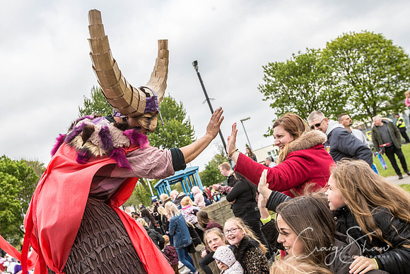 The Extraordinary Orchard Park Parade, Hull