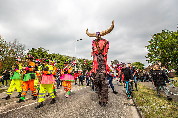 The Extraordinary Orchard Park Parade, Hull