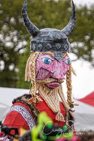 The Extraordinary Orchard Park Parade, Hull