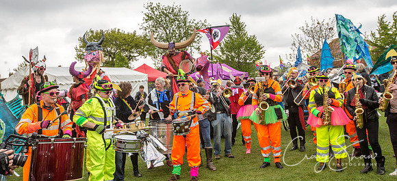 The Extraordinary Orchard Park Parade, Hull