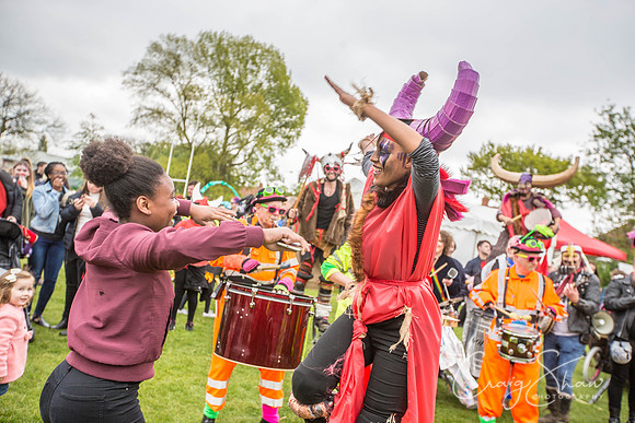 The Extraordinary Orchard Park Parade, Hull