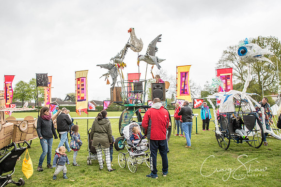 The Extraordinary Orchard Park Parade, Hull