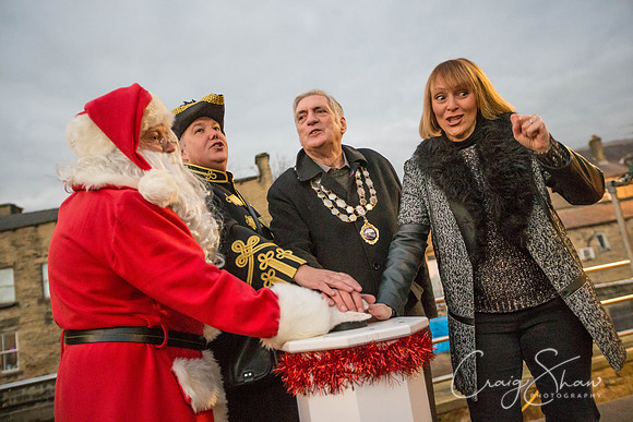 1221_MytholmroydXmaslights2016_HRTC_craigshaw