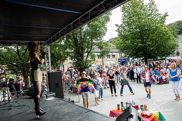 1215_Saturday_HappyValleyPride2018_craigshawphoto