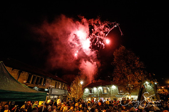 944_HebdenBridgeXmaslights2016_HRTC_craigshaw