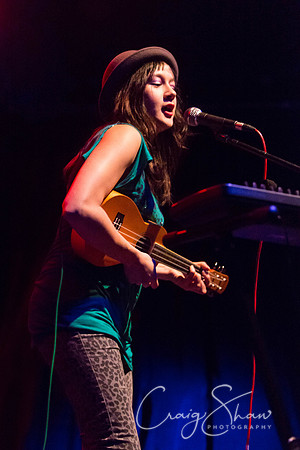 91_LucyWard+support_tradesclub_Dec2013_bluplanetphoto
